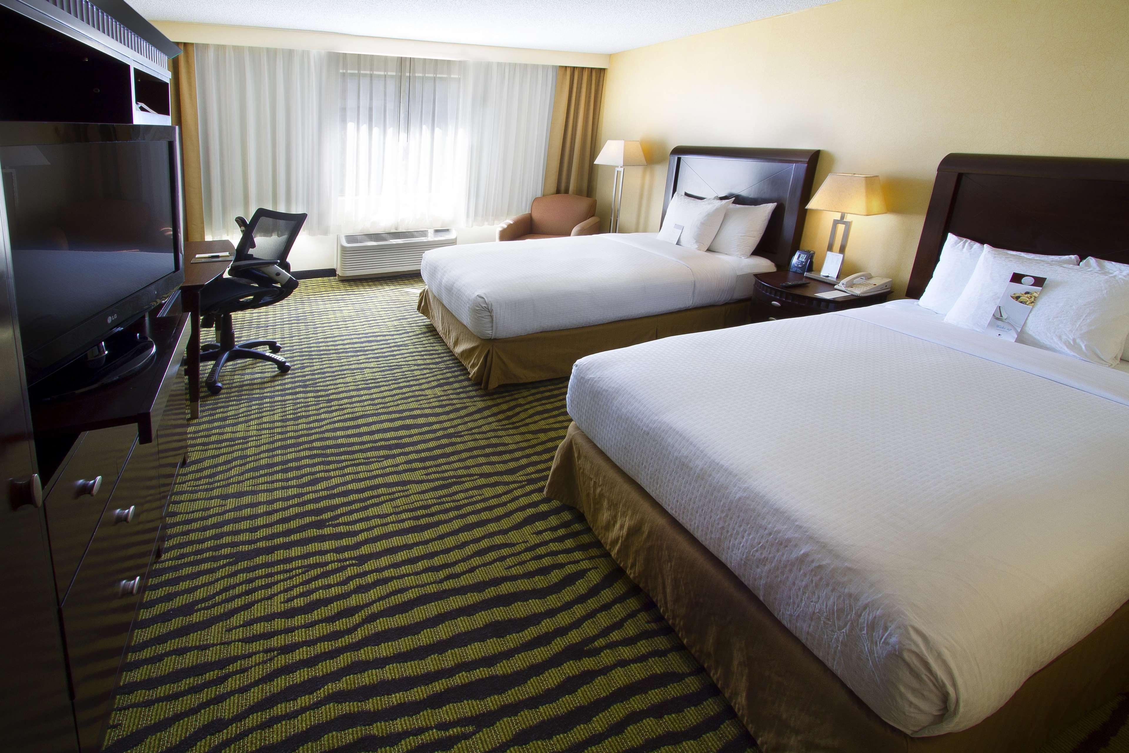 Doubletree By Hilton Orange County Airport Hotel Santa Ana Exterior photo