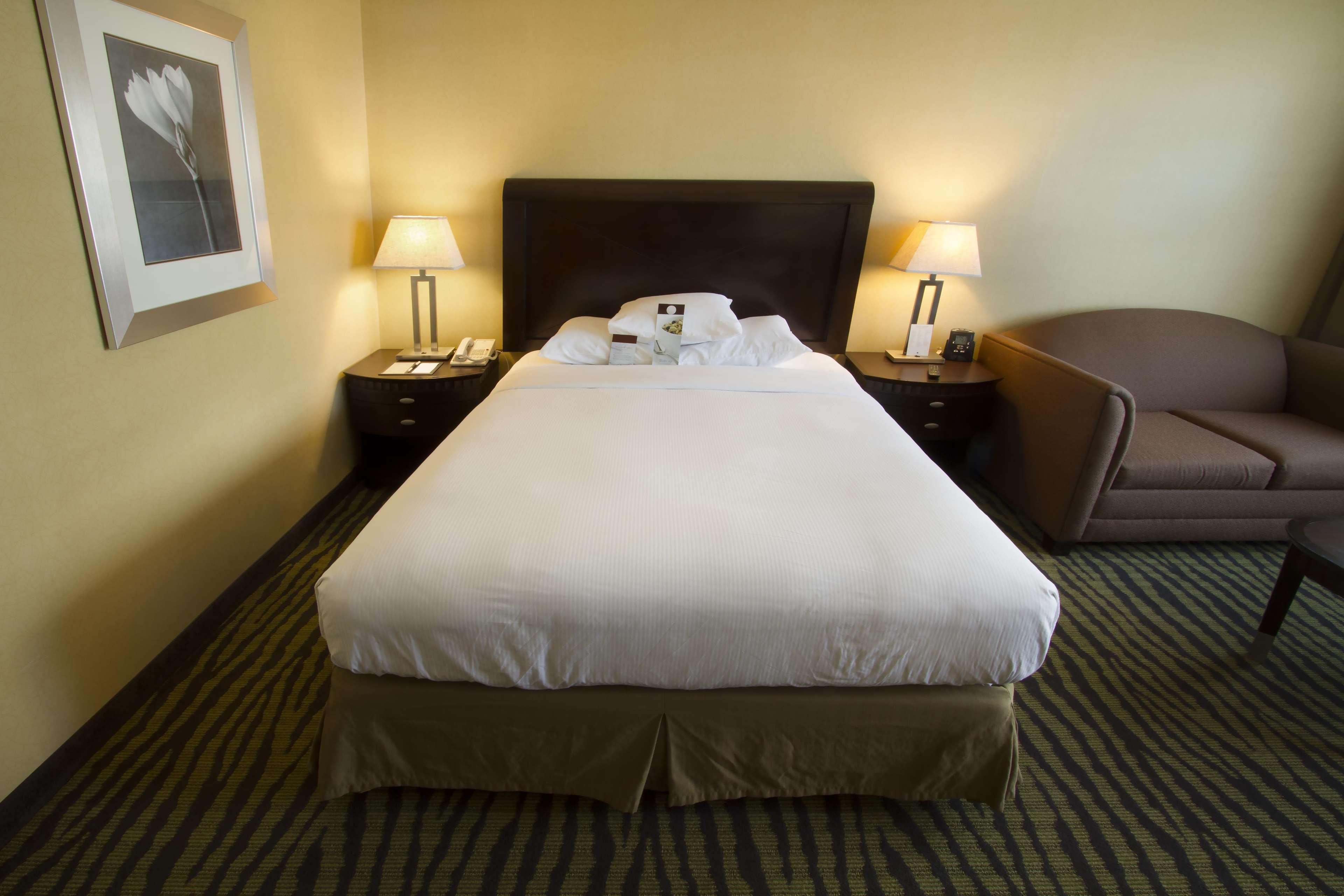 Doubletree By Hilton Orange County Airport Hotel Santa Ana Exterior photo