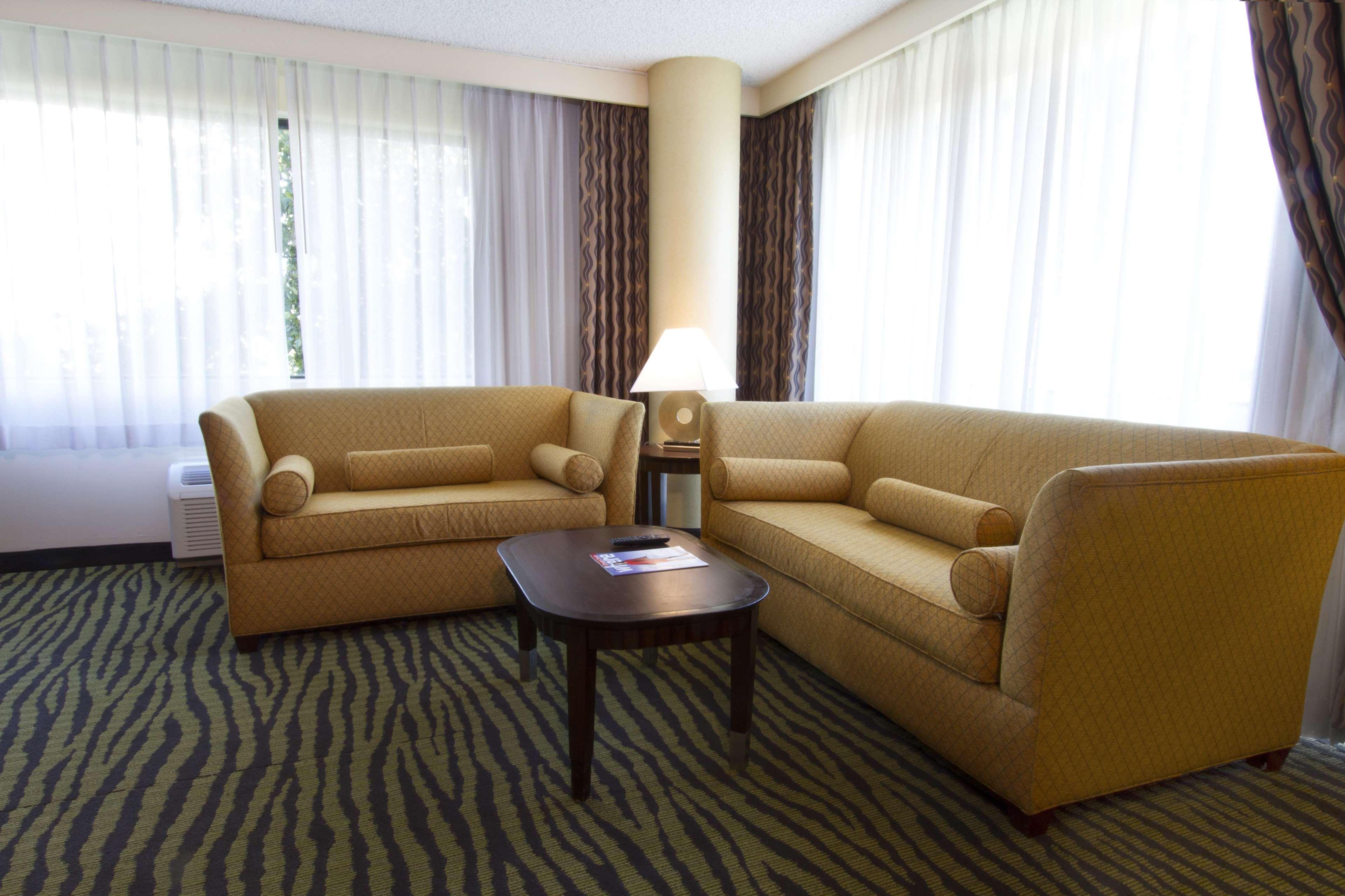 Doubletree By Hilton Orange County Airport Hotel Santa Ana Exterior photo
