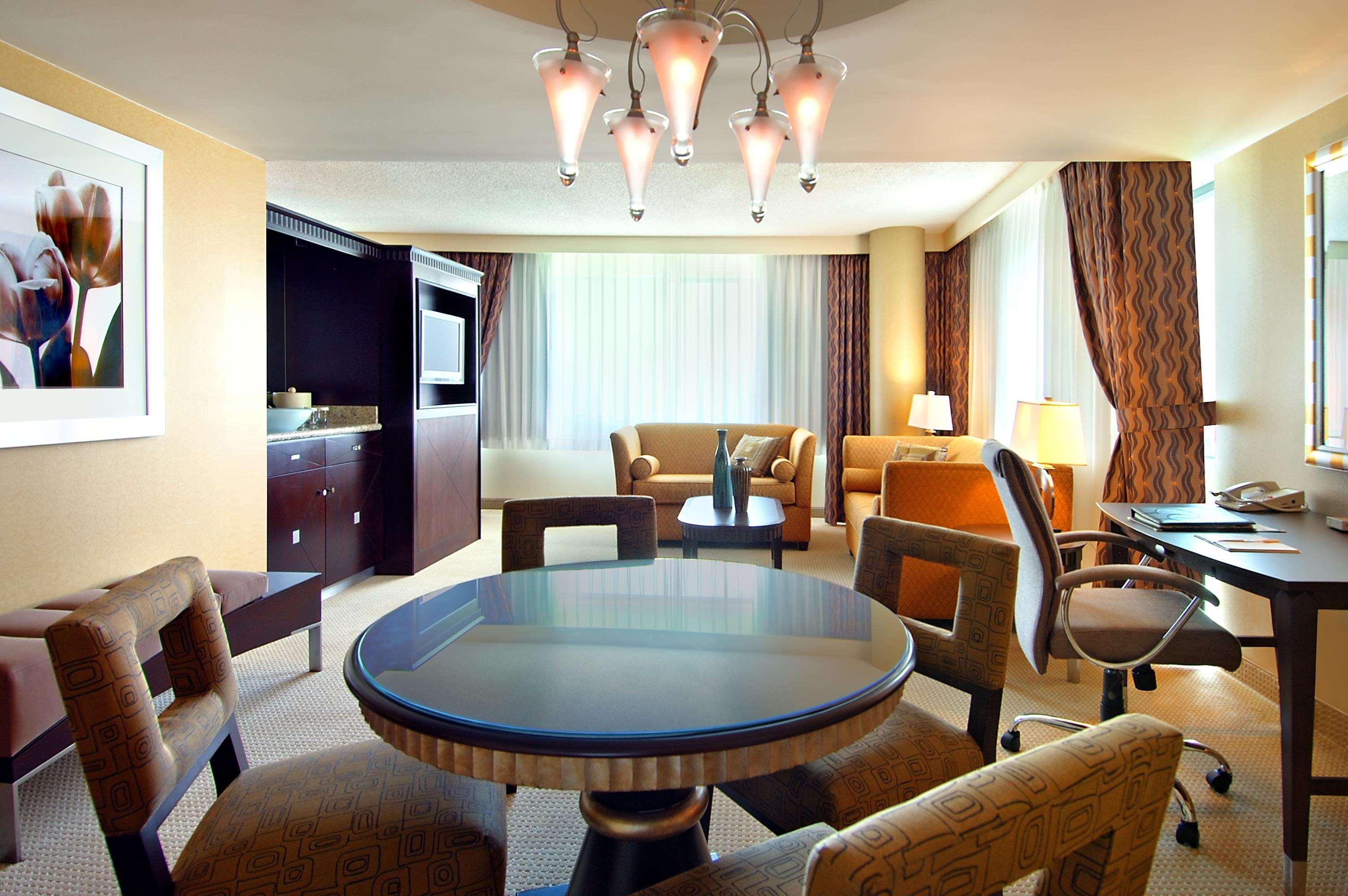 Doubletree By Hilton Orange County Airport Hotel Santa Ana Exterior photo