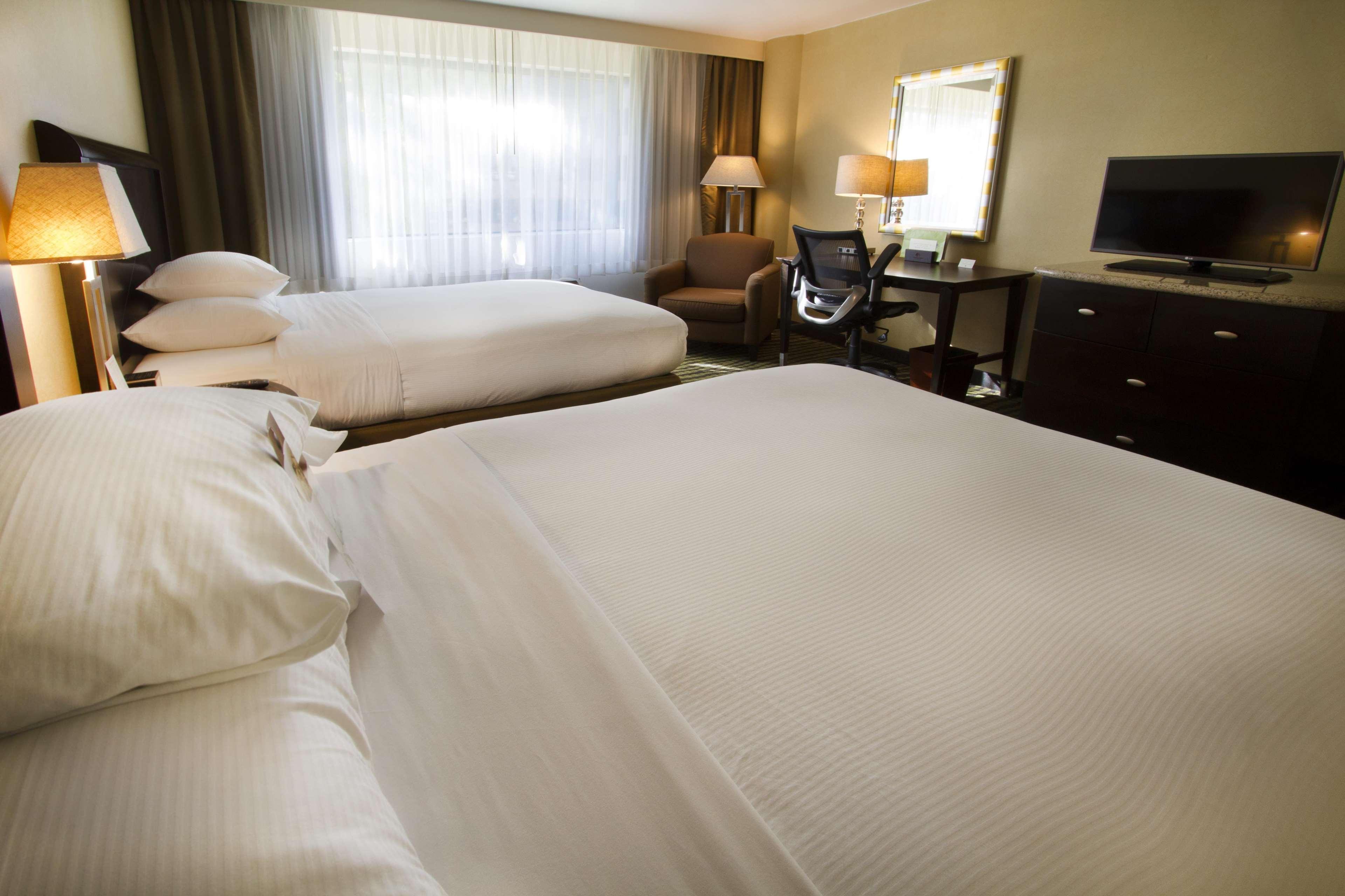Doubletree By Hilton Orange County Airport Hotel Santa Ana Exterior photo