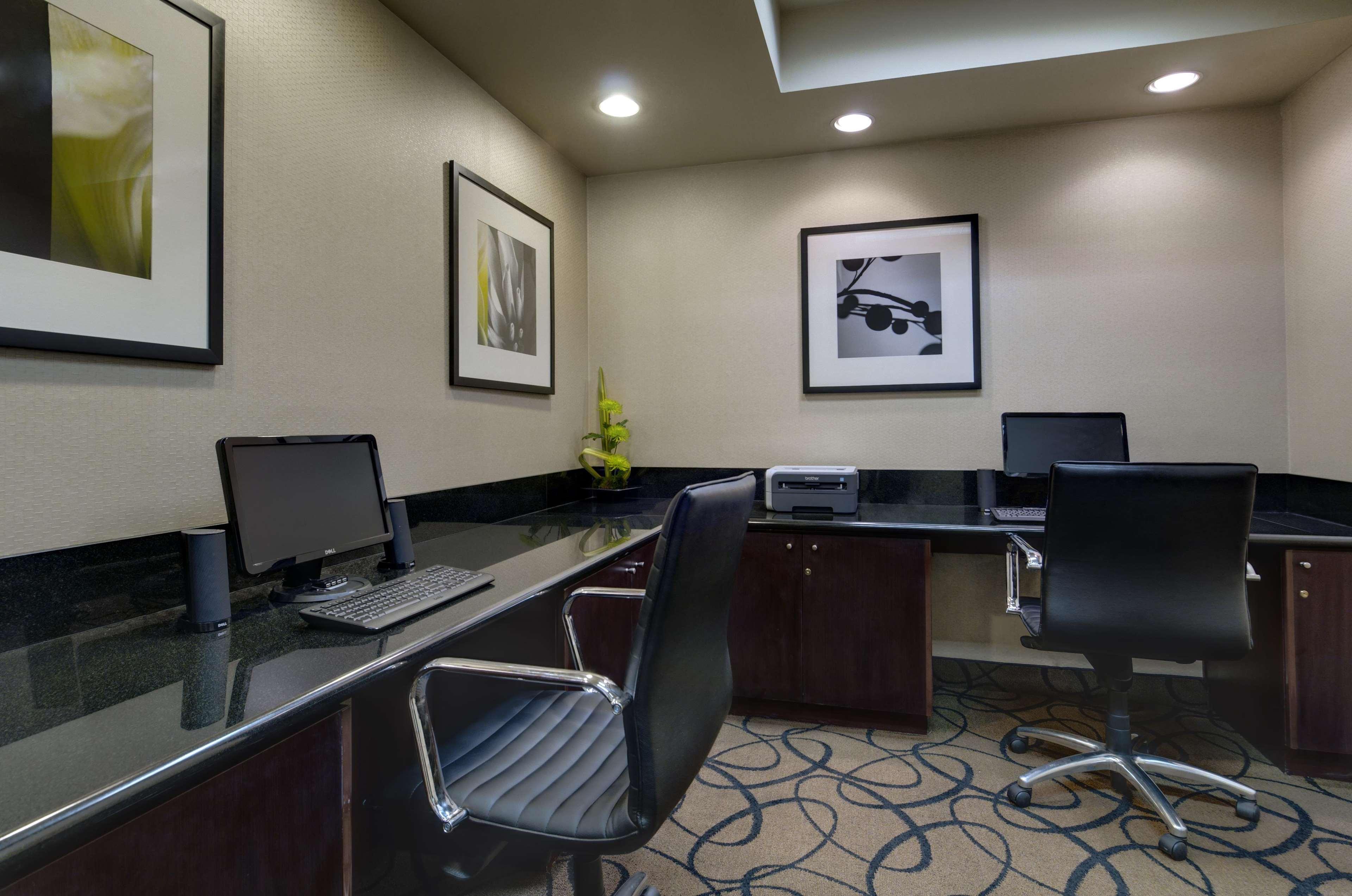 Doubletree By Hilton Orange County Airport Hotel Santa Ana Exterior photo
