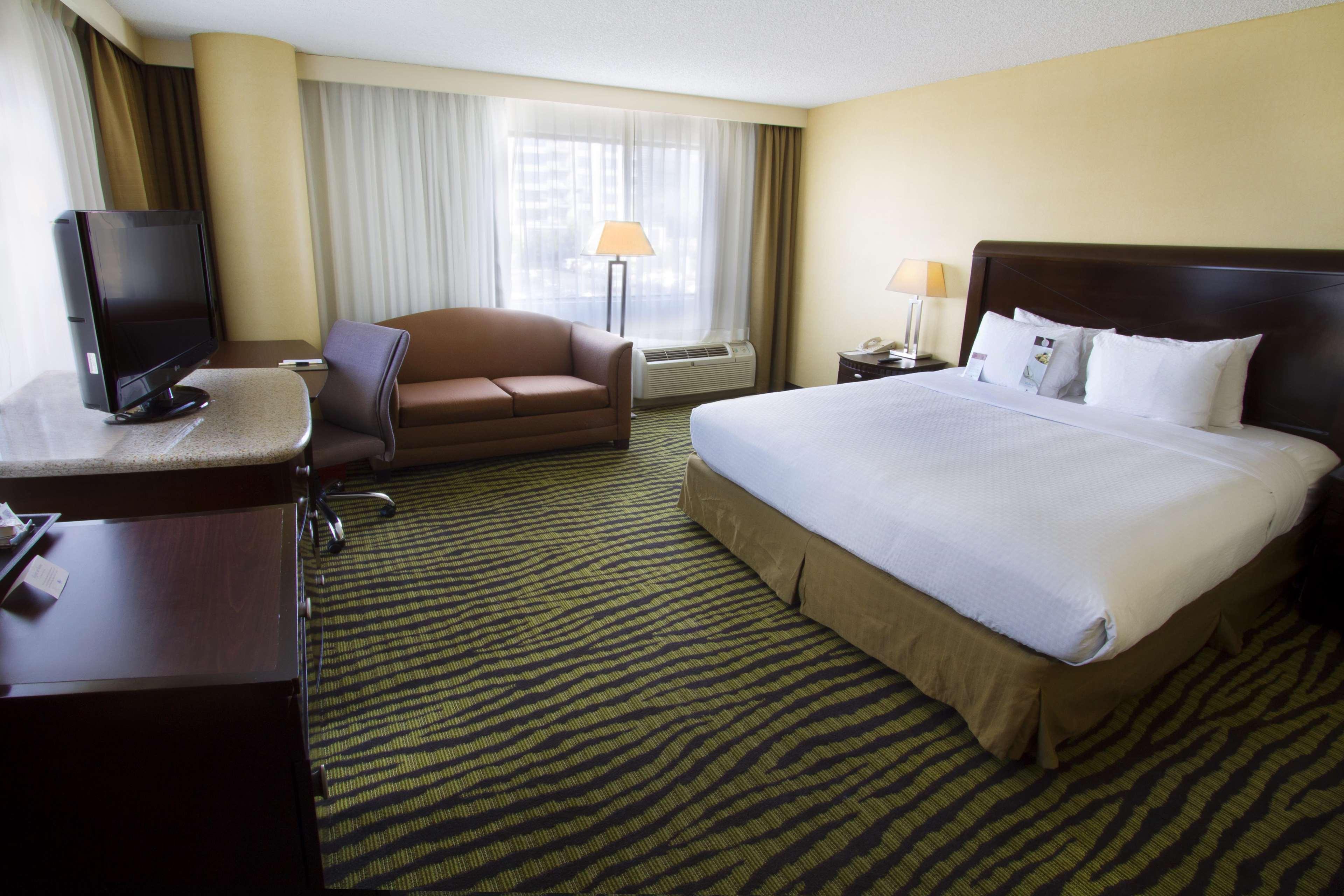 Doubletree By Hilton Orange County Airport Hotel Santa Ana Exterior photo