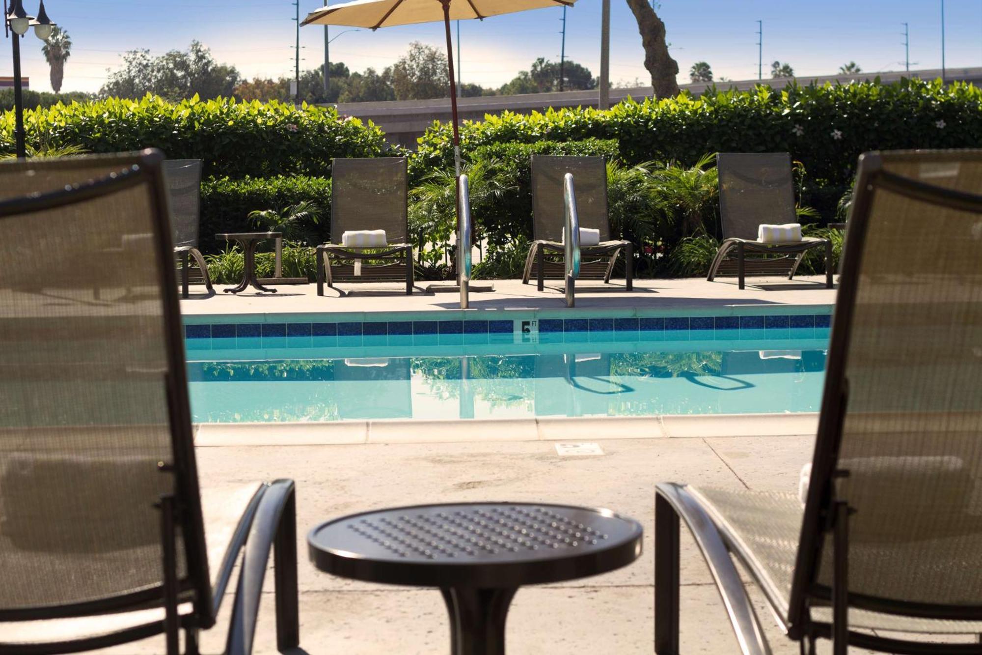 Doubletree By Hilton Orange County Airport Hotel Santa Ana Exterior photo
