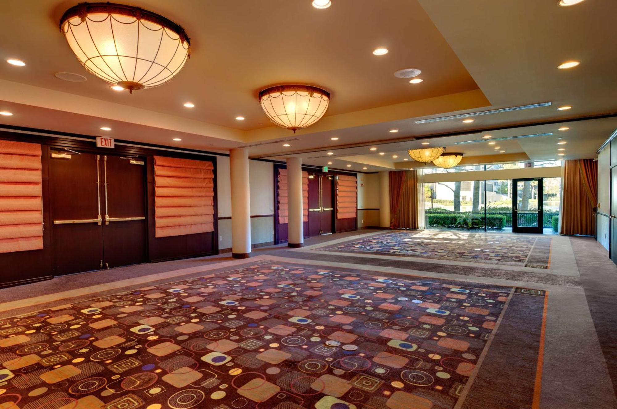 Doubletree By Hilton Orange County Airport Hotel Santa Ana Exterior photo