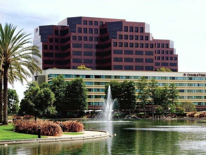 Doubletree By Hilton Orange County Airport Hotel Santa Ana Exterior photo