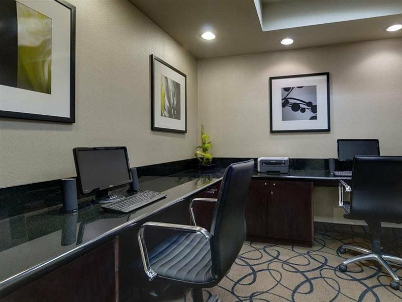 Doubletree By Hilton Orange County Airport Hotel Santa Ana Exterior photo